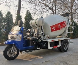 小型水泥攪拌車的型號及價(jià)錢——暢路機(jī)械專注生產(chǎn)混凝土攪拌車 質(zhì)優(yōu)價(jià)低